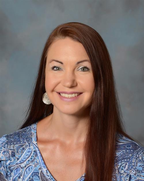 Ms. Ragab Headshot